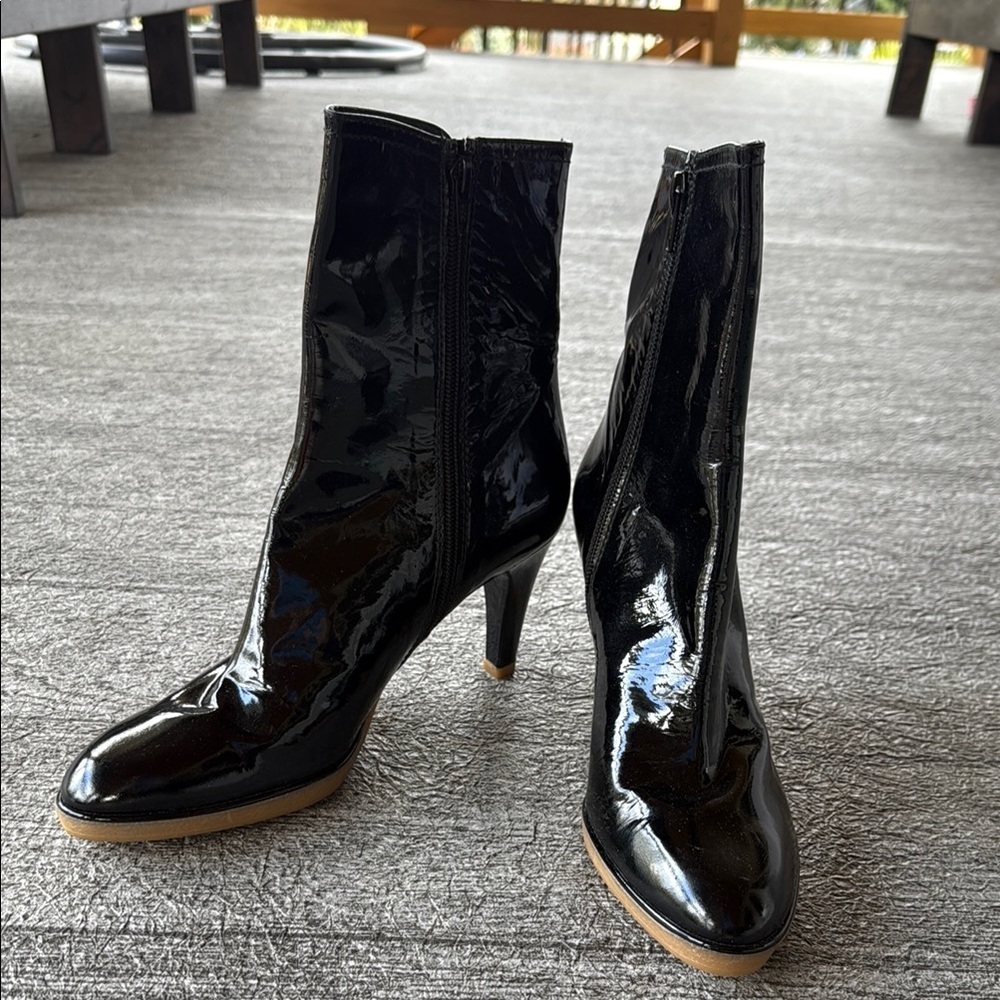 Stuart Weitzman | Black Patent Heeled Boots